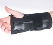 Orteză încheietură mână, cu inserţie metalică